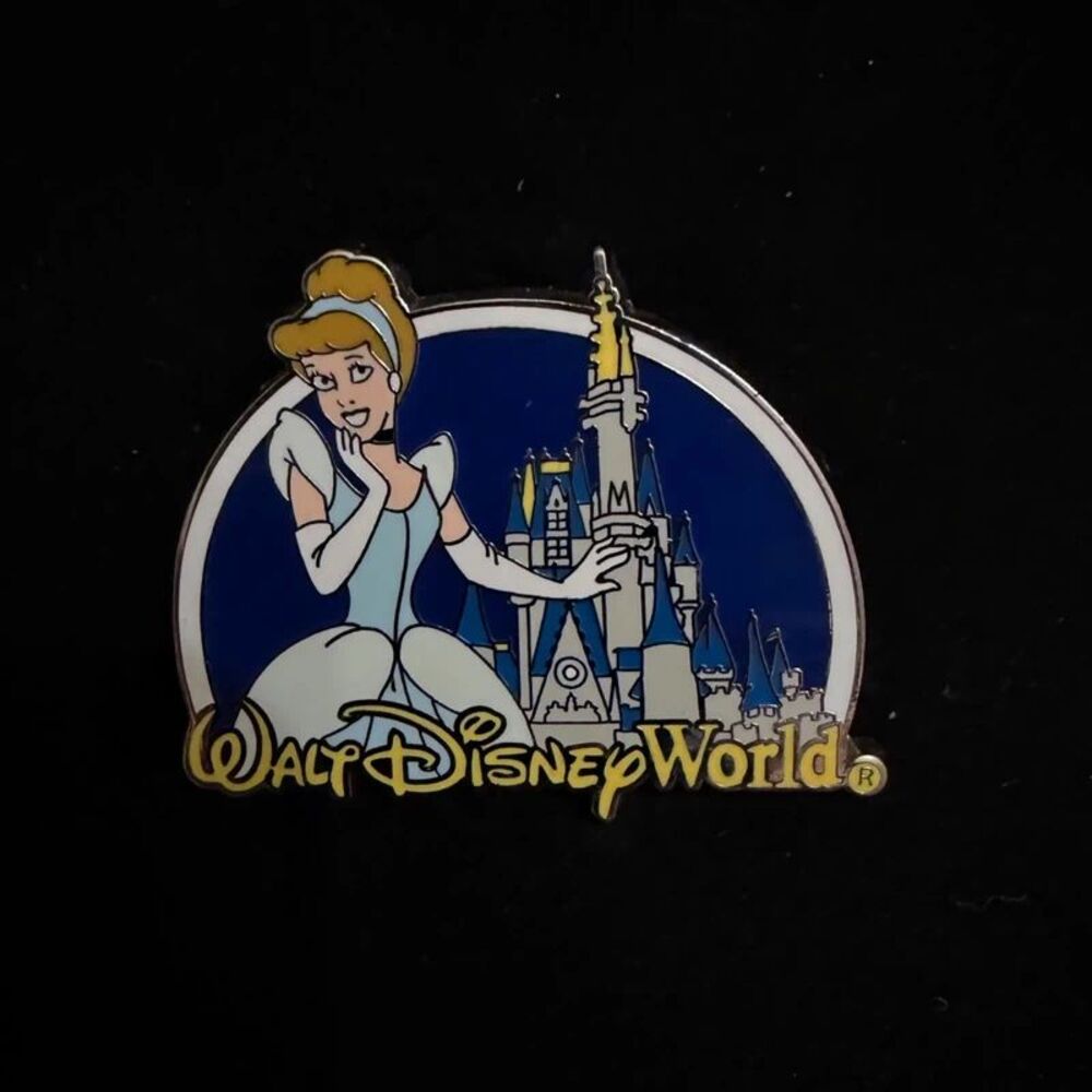 Disney Cinderella Walt Disney World Castle Pin 2009